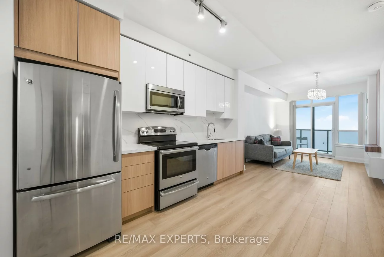 7161, Yonge, Grandview, Markham