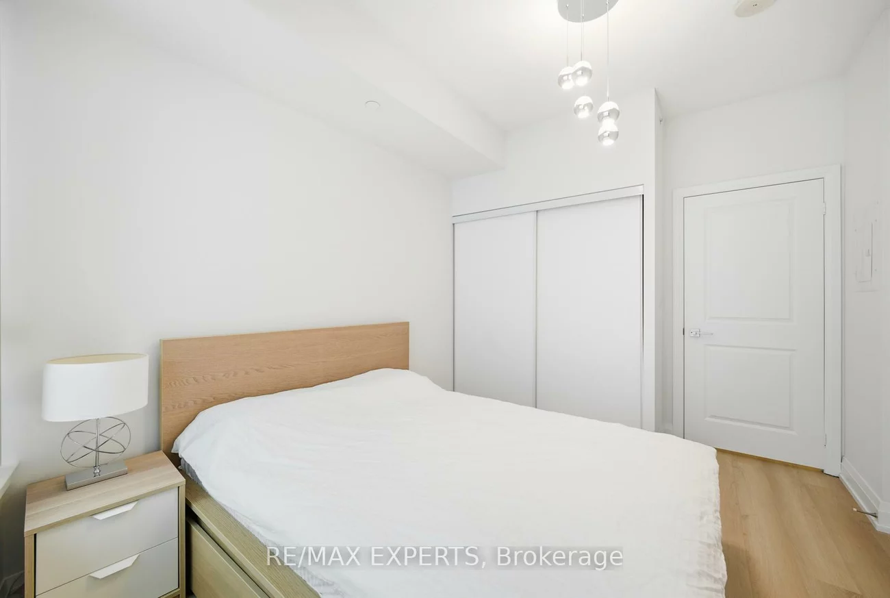 7161, Yonge, Grandview, Markham