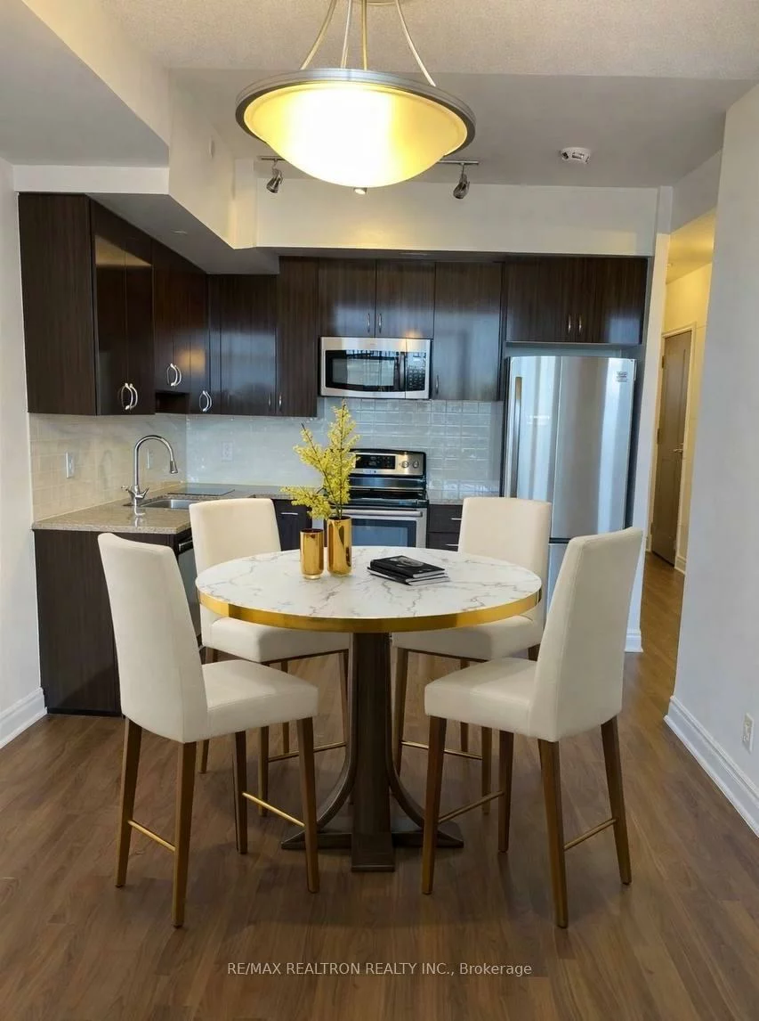 7165, Yonge, Grandview, Markham