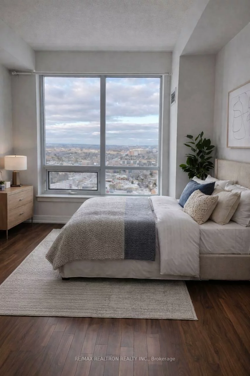 7165, Yonge, Grandview, Markham