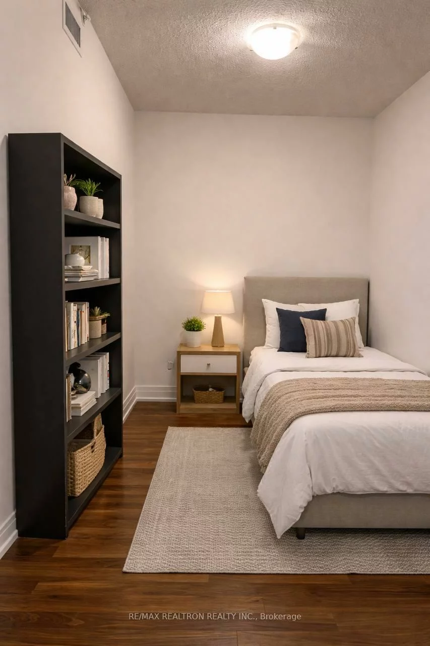 7165, Yonge, Grandview, Markham