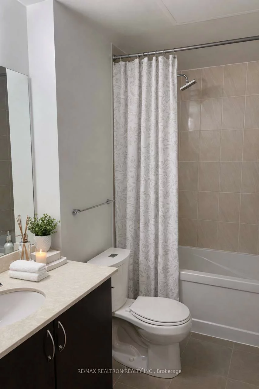 7165, Yonge, Grandview, Markham