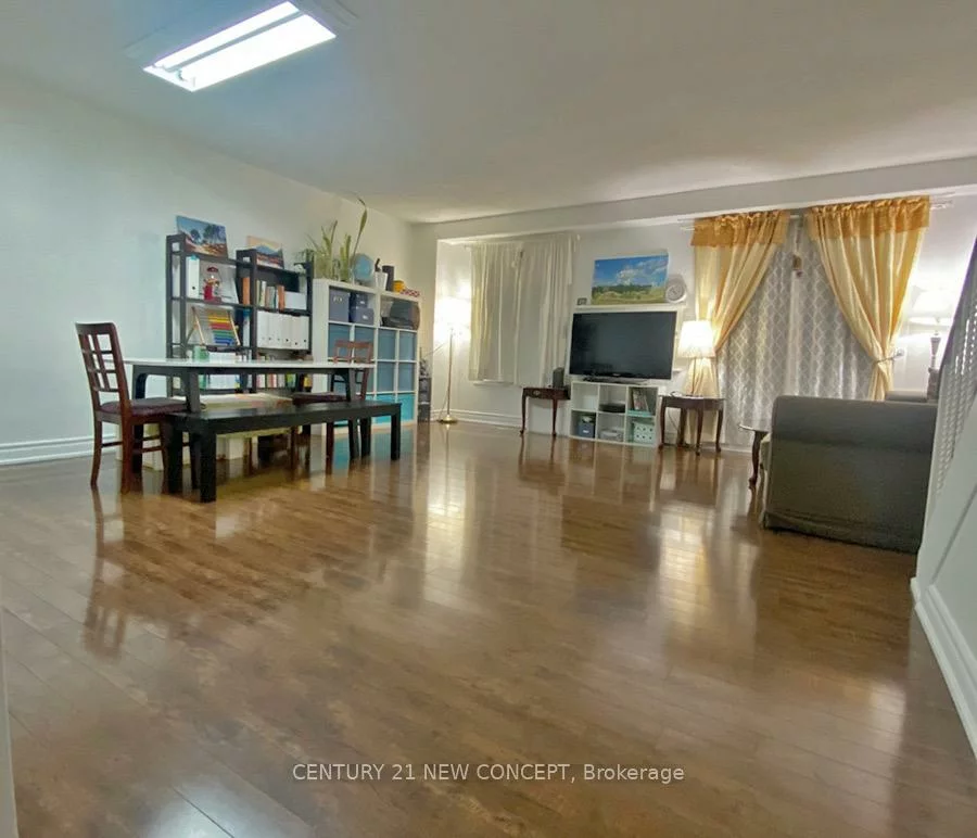 119, Henderson, Thornhill, Markham