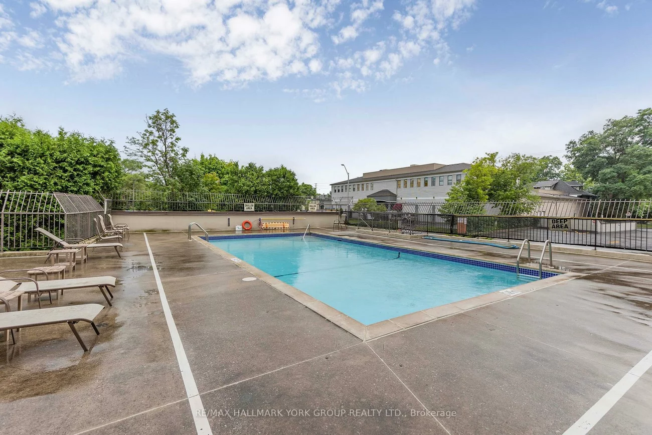 7811, Yonge, Thornhill, Markham