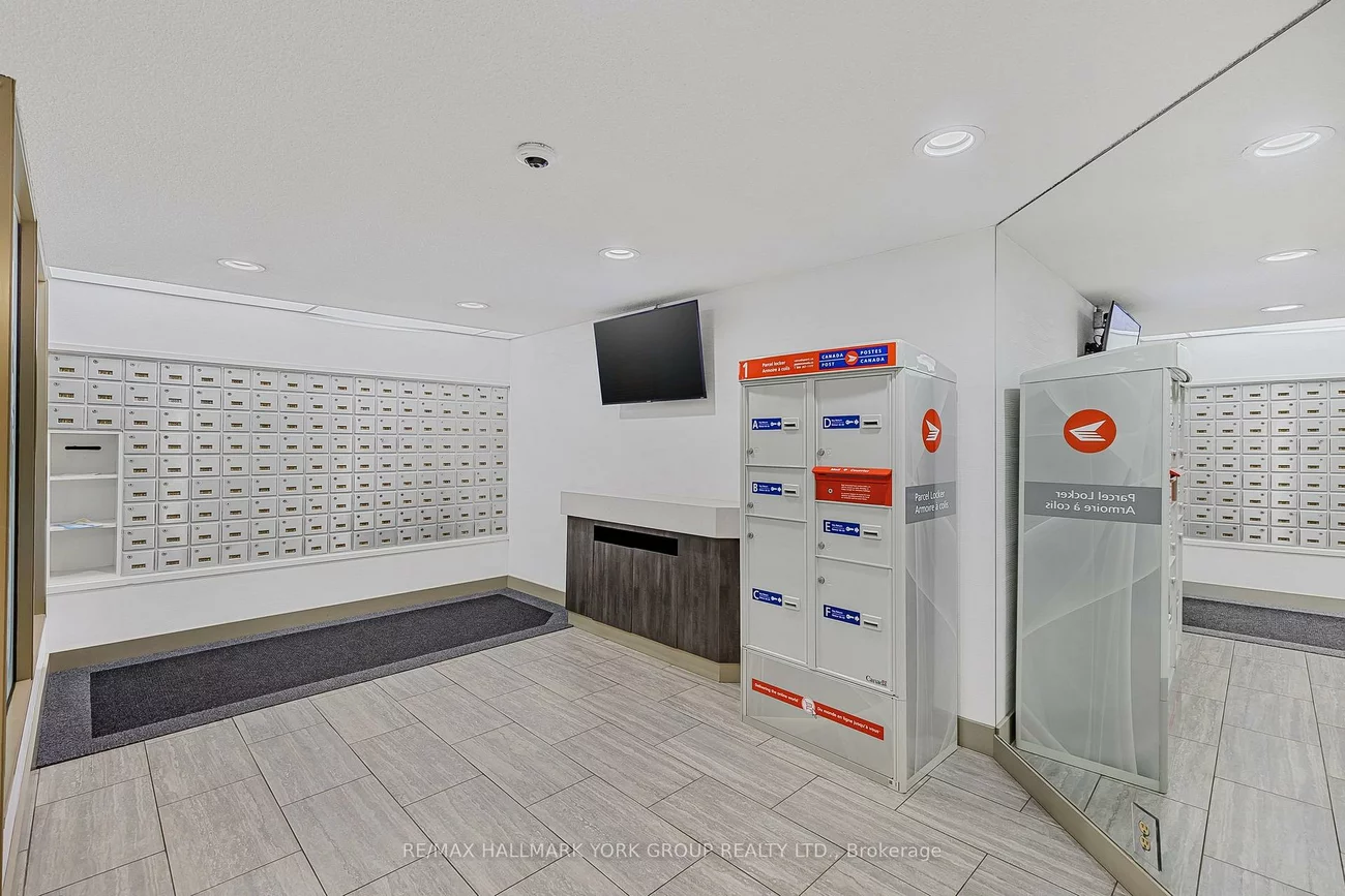 7811, Yonge, Thornhill, Markham