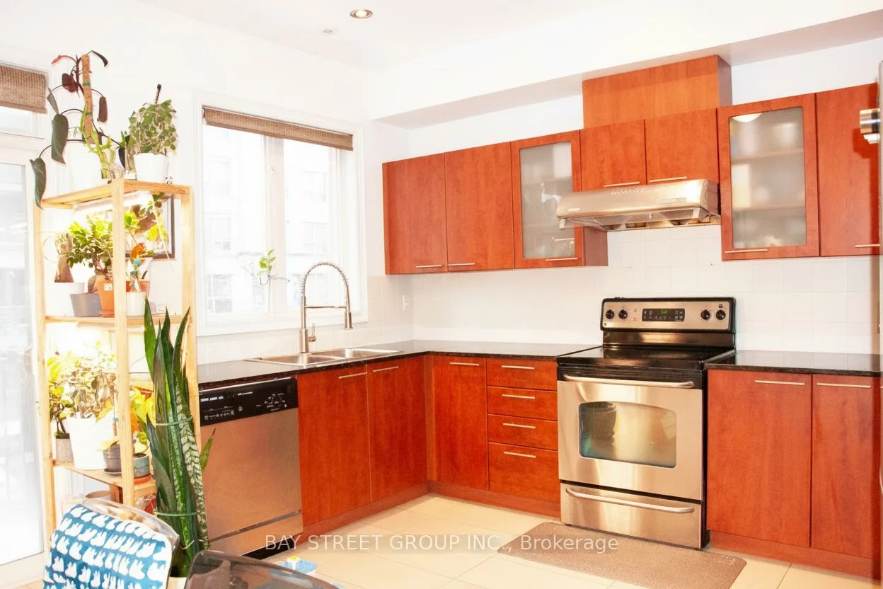 57, Galleria, Commerce Valley, Markham