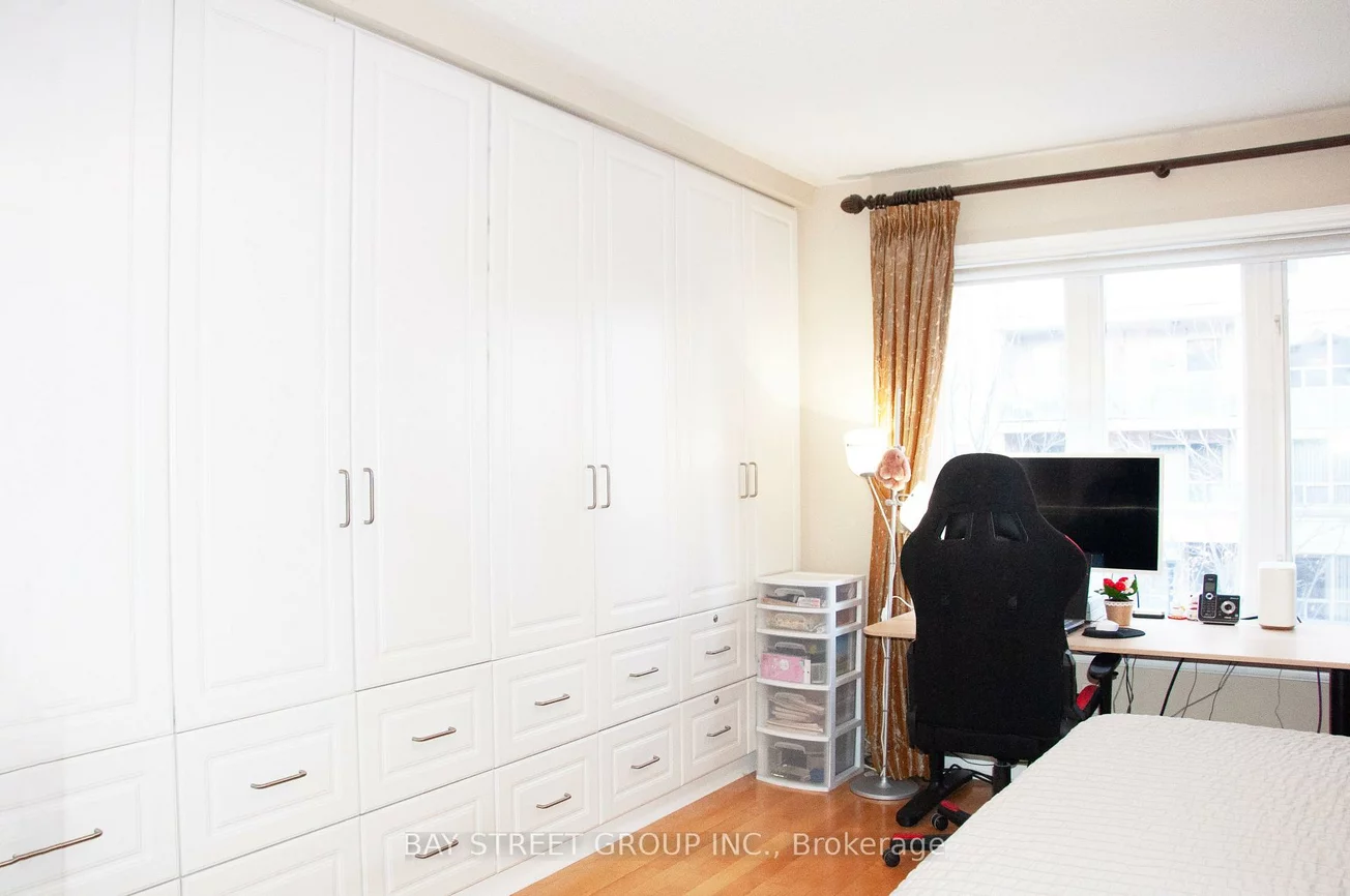 57, Galleria, Commerce Valley, Markham