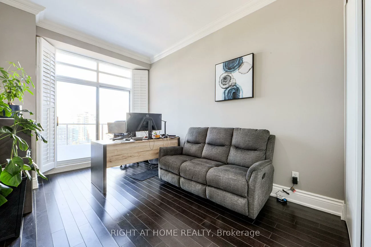 37, Galleria, Commerce Valley, Markham