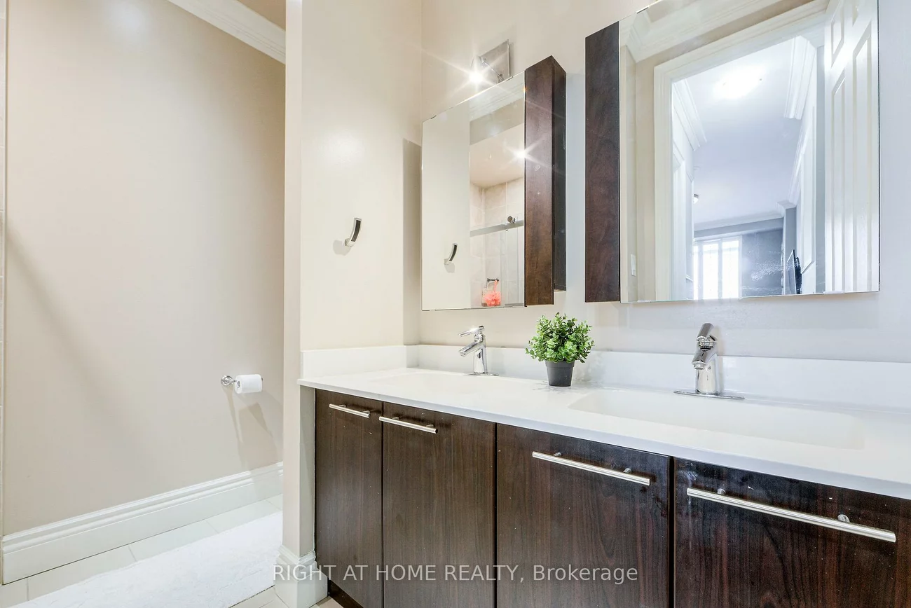 37, Galleria, Commerce Valley, Markham