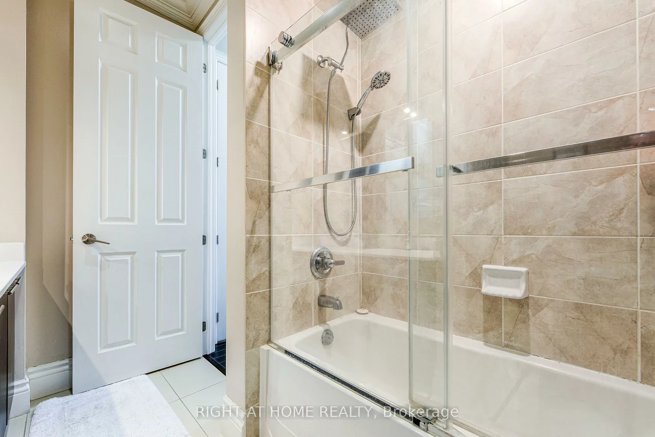 37, Galleria, Commerce Valley, Markham