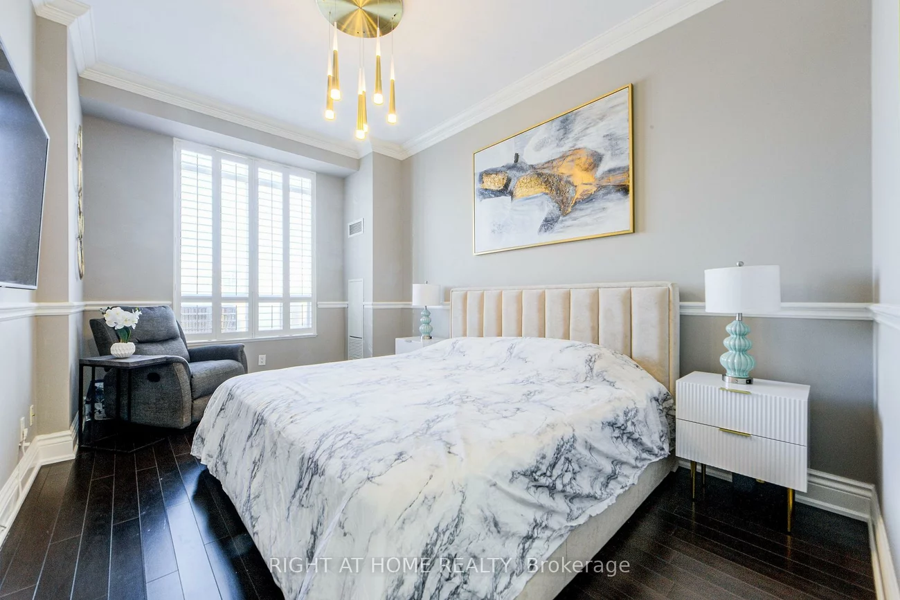 37, Galleria, Commerce Valley, Markham