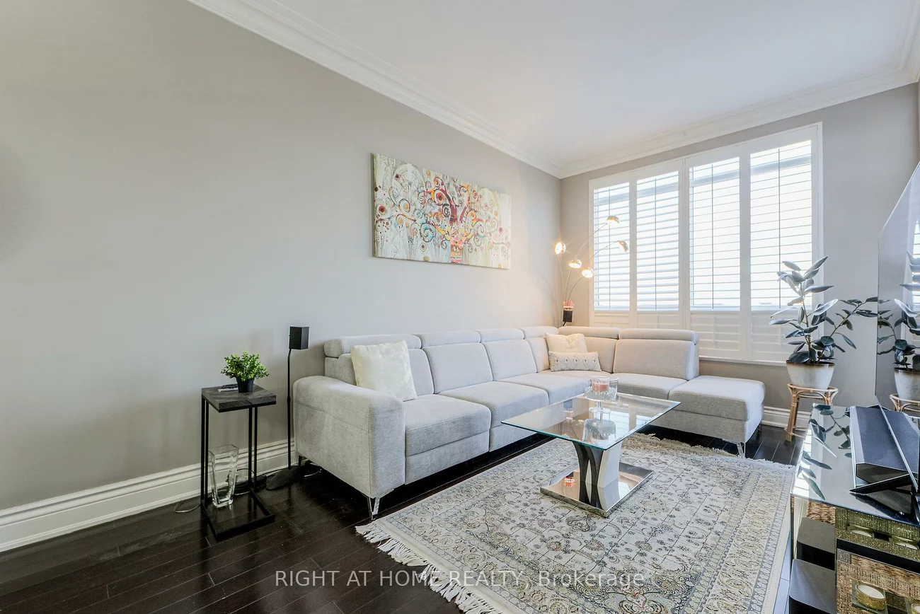 37, Galleria, Commerce Valley, Markham