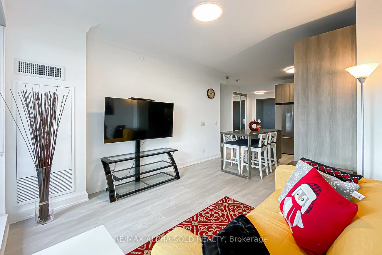 38, Water Walk, Unionville, Markham