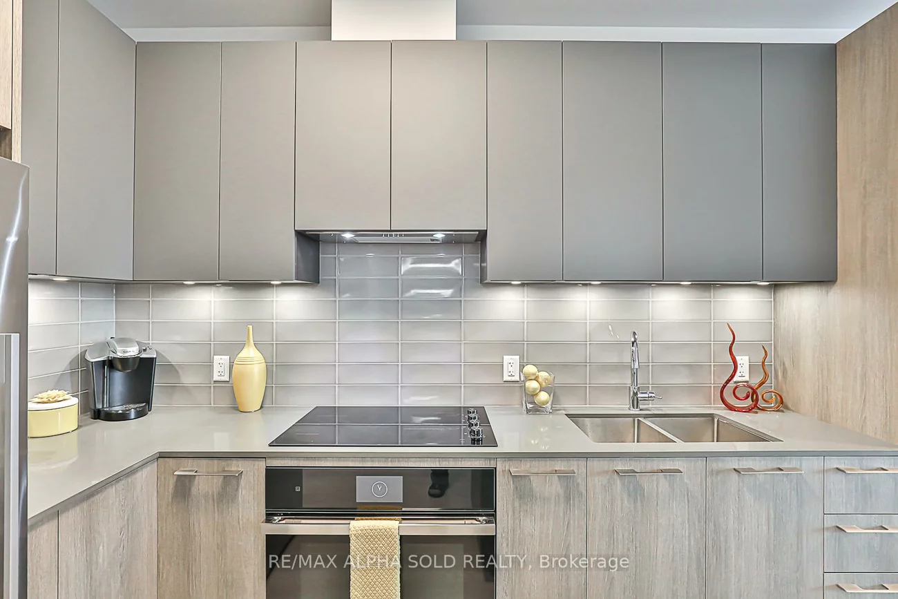 38, Water Walk, Unionville, Markham