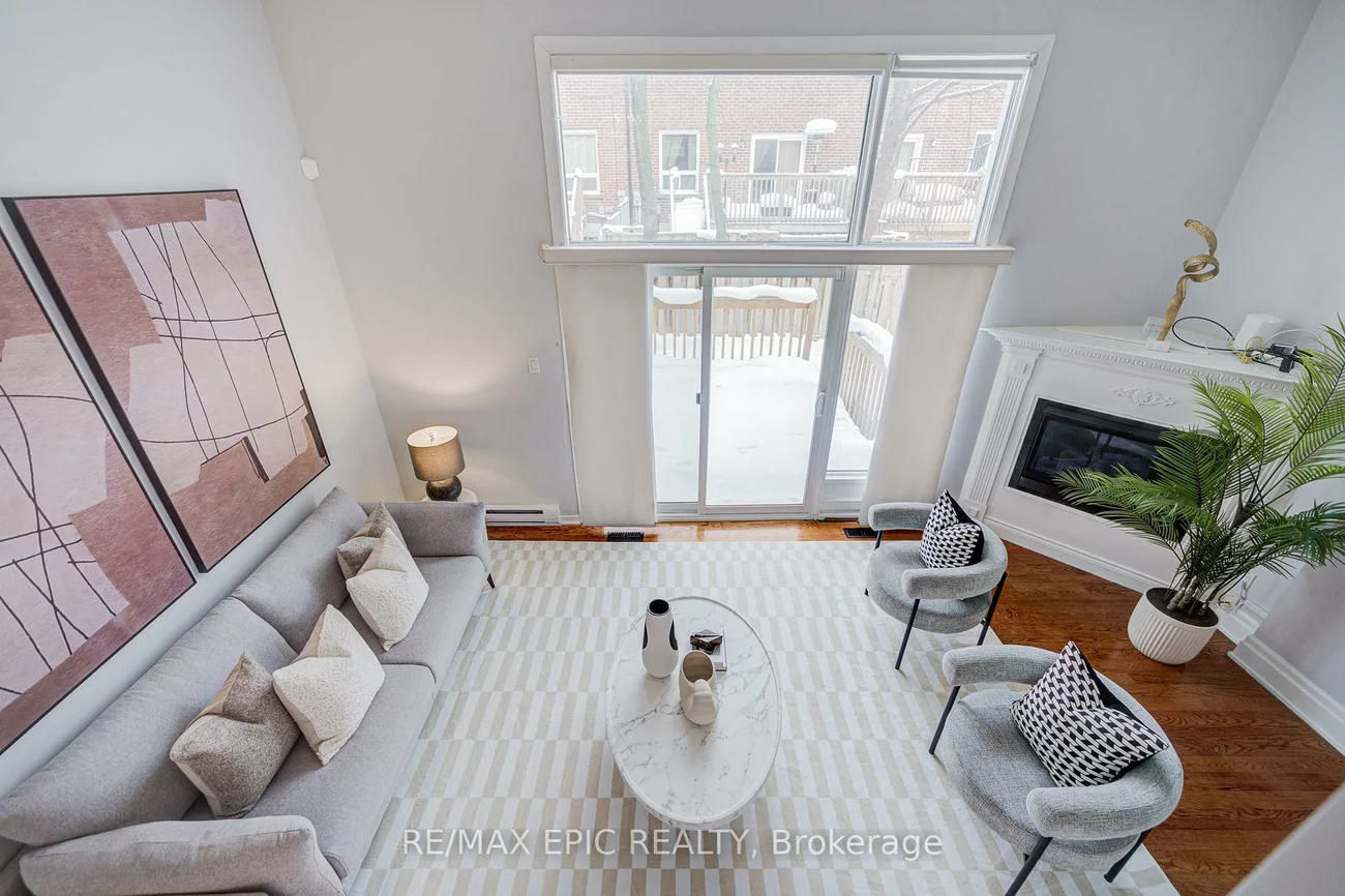 115, Henderson, Thornhill, Markham