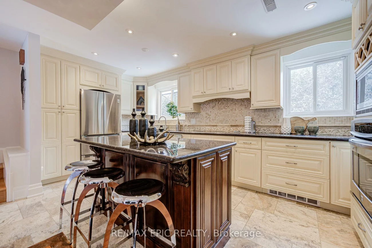 115, Henderson, Thornhill, Markham