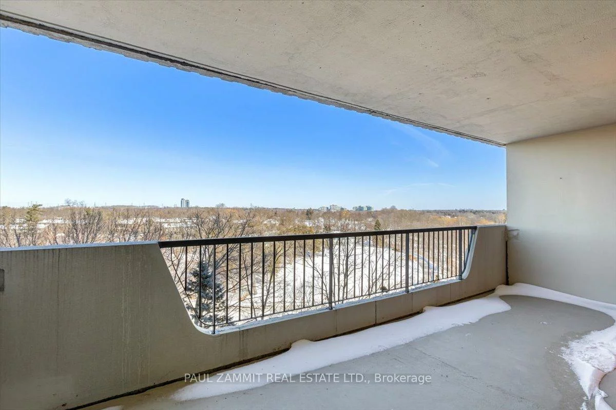 7811, Yonge, Thornhill, Markham