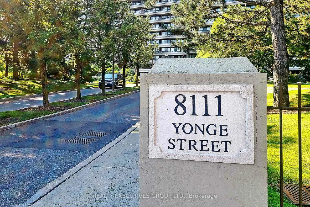 8111, Yonge, Royal Orchard, Markham