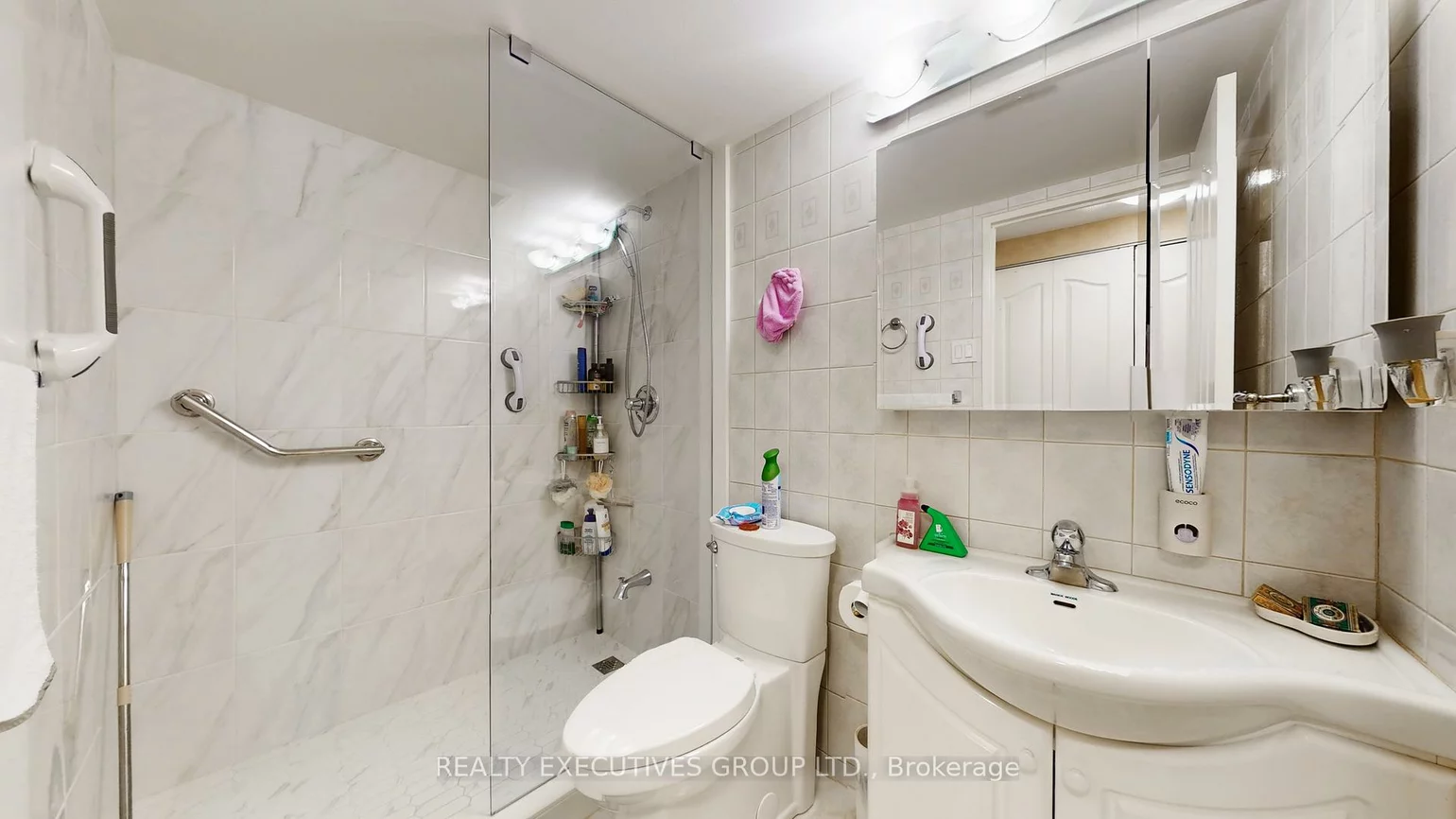 8111, Yonge, Royal Orchard, Markham