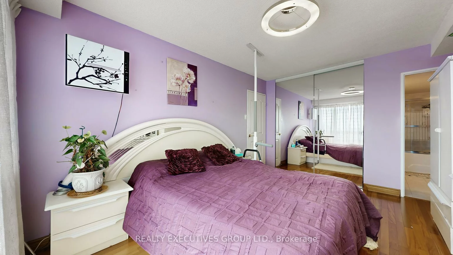 8111, Yonge, Royal Orchard, Markham