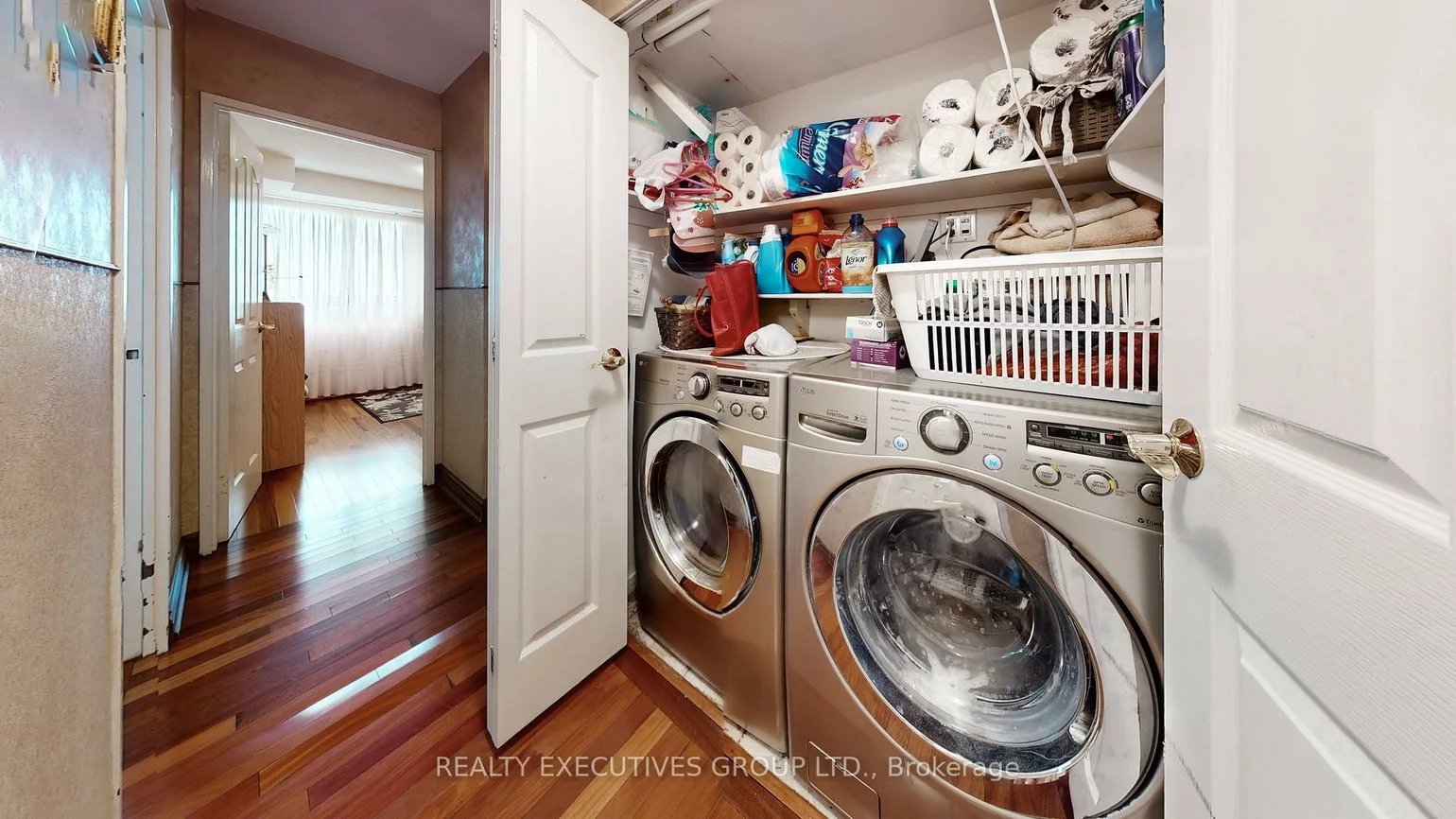 8111, Yonge, Royal Orchard, Markham