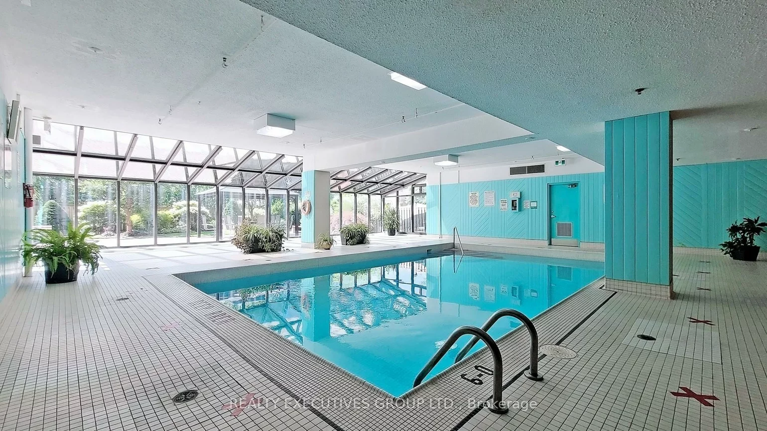 8111, Yonge, Royal Orchard, Markham