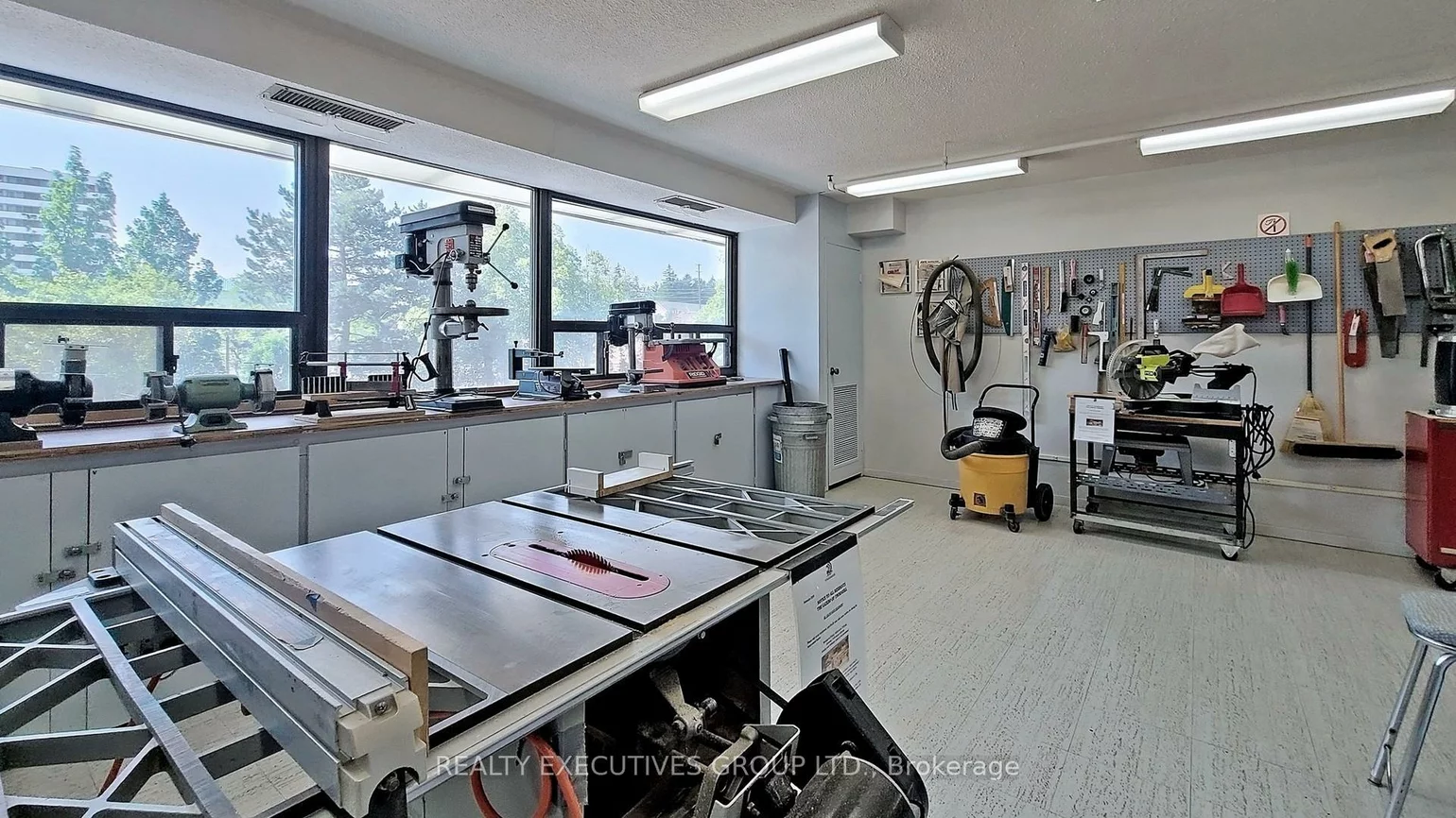 8111, Yonge, Royal Orchard, Markham