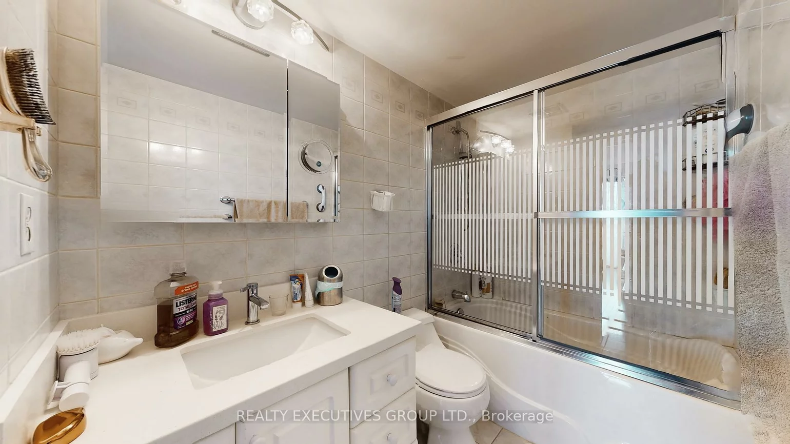 8111, Yonge, Royal Orchard, Markham