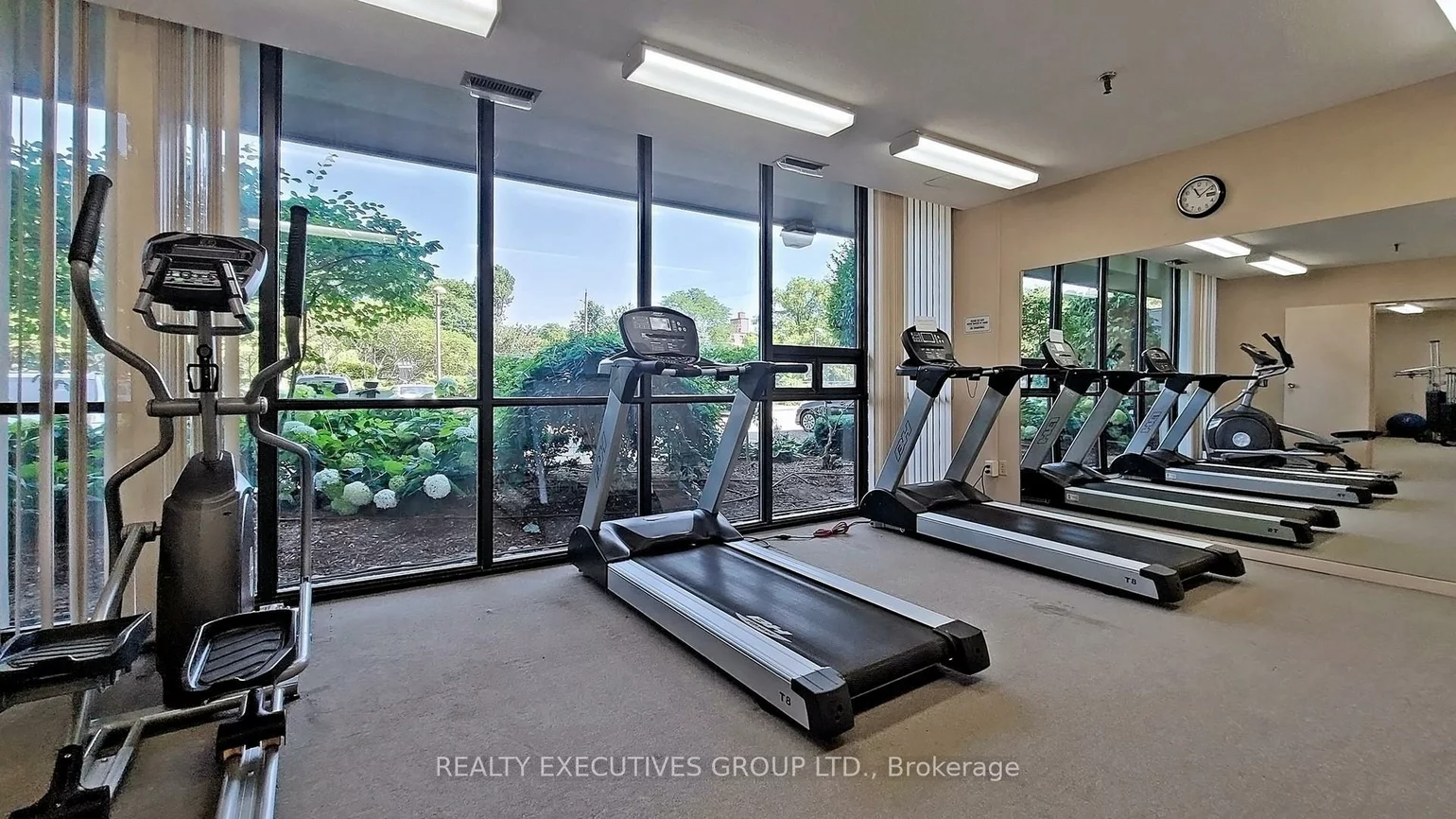 8111, Yonge, Royal Orchard, Markham