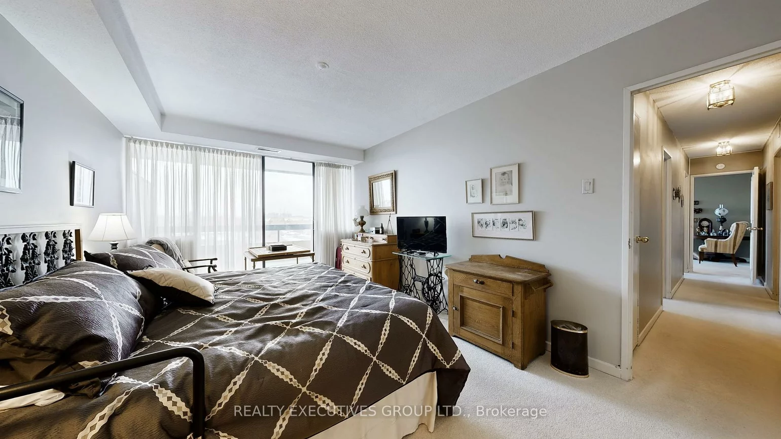 8111, Yonge, Royal Orchard, Markham