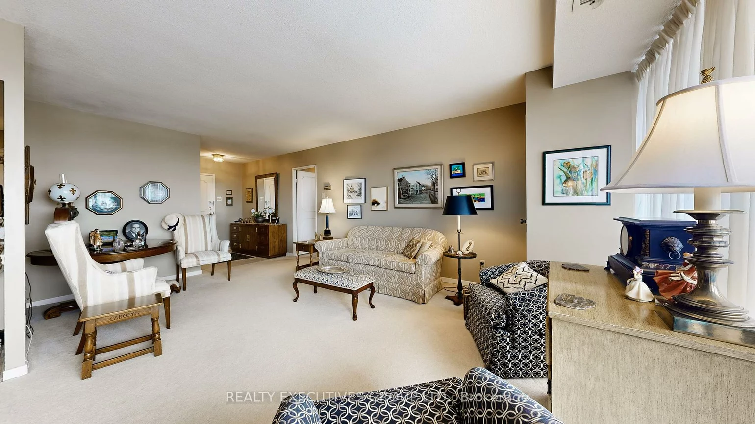 8111, Yonge, Royal Orchard, Markham