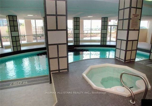 33, Cox, Unionville, Markham