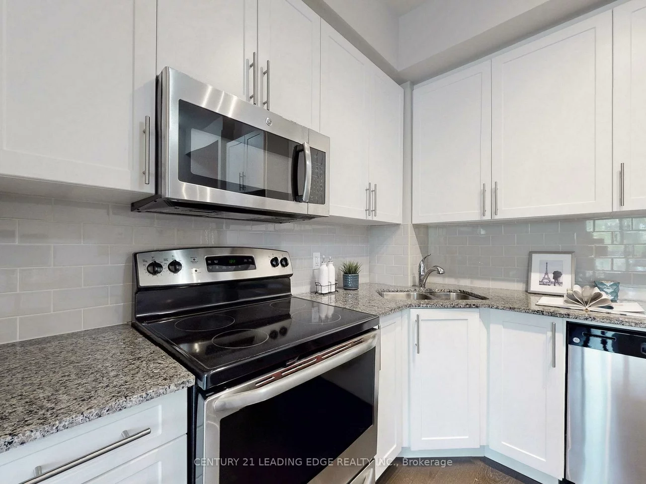 68, Main, Old Markham Village, Markham