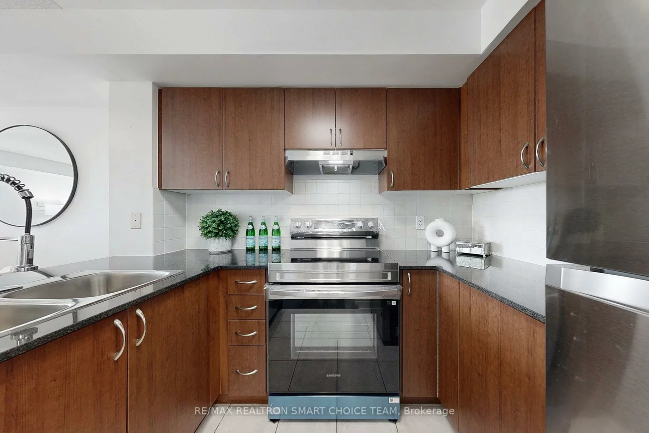 75, South Town Centre, Unionville, Markham