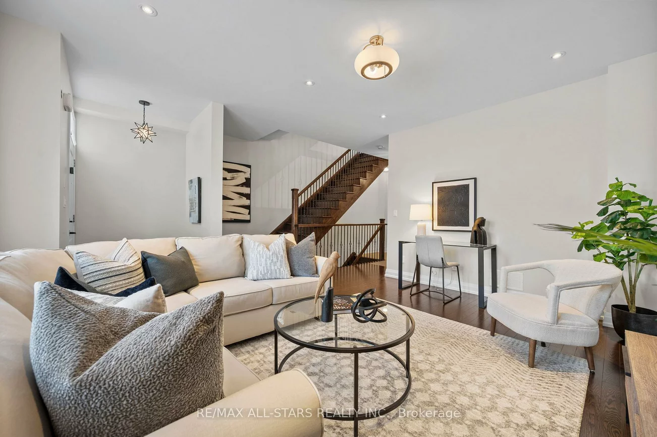 85, Village, Unionville, Markham