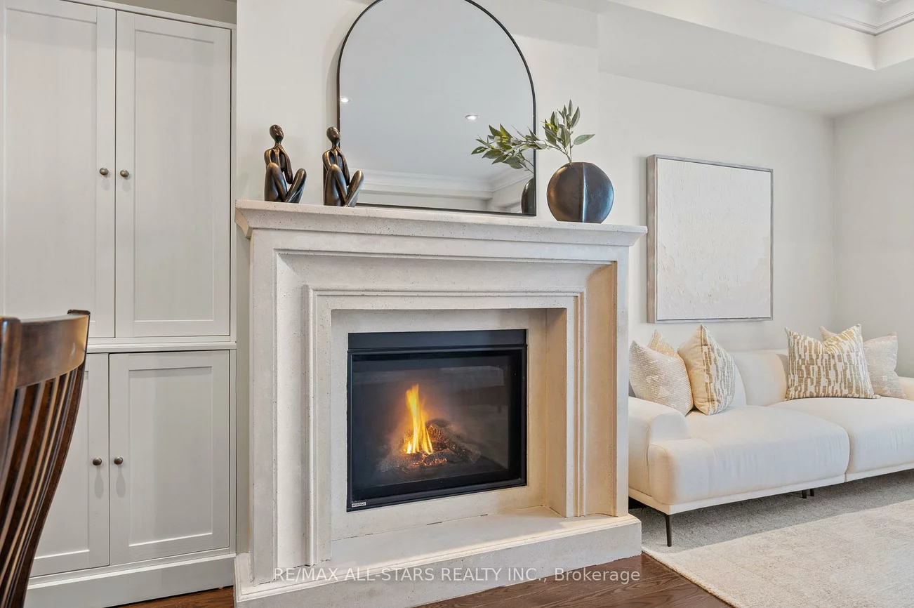 85, Village, Unionville, Markham