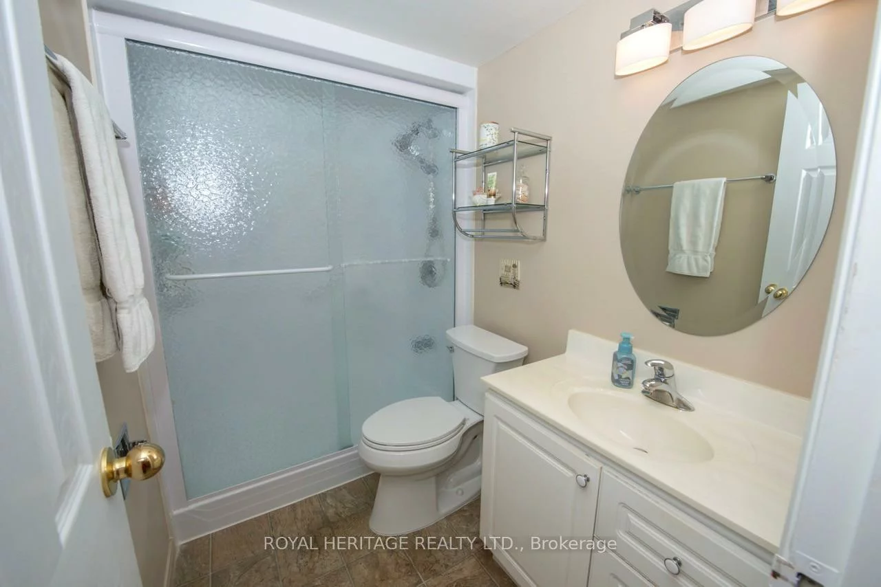 7811, Yonge, Thornhill, Markham