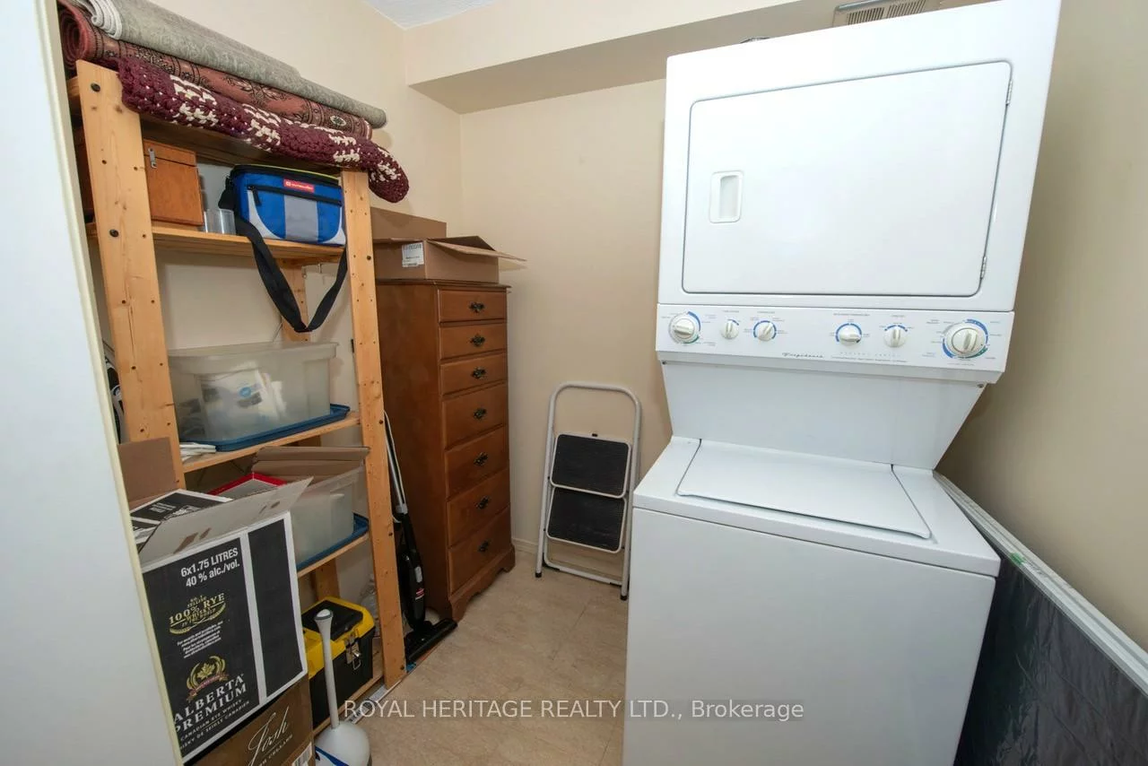 7811, Yonge, Thornhill, Markham