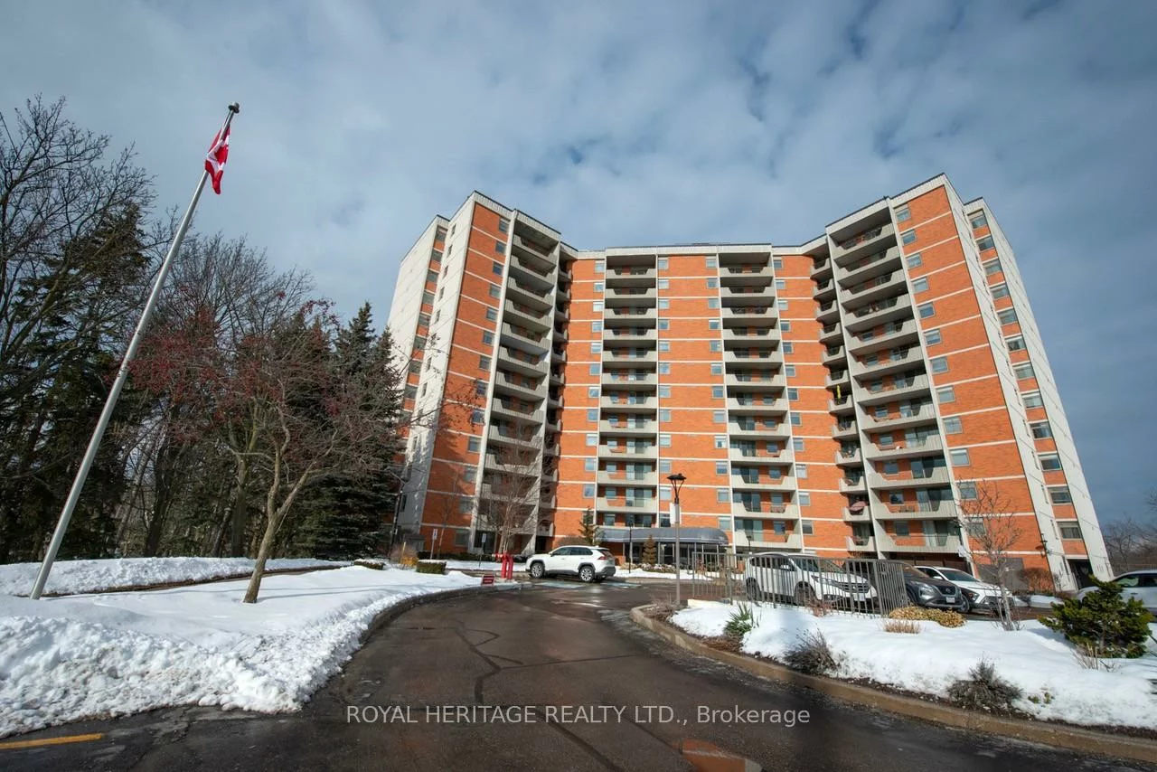 7811, Yonge, Thornhill, Markham