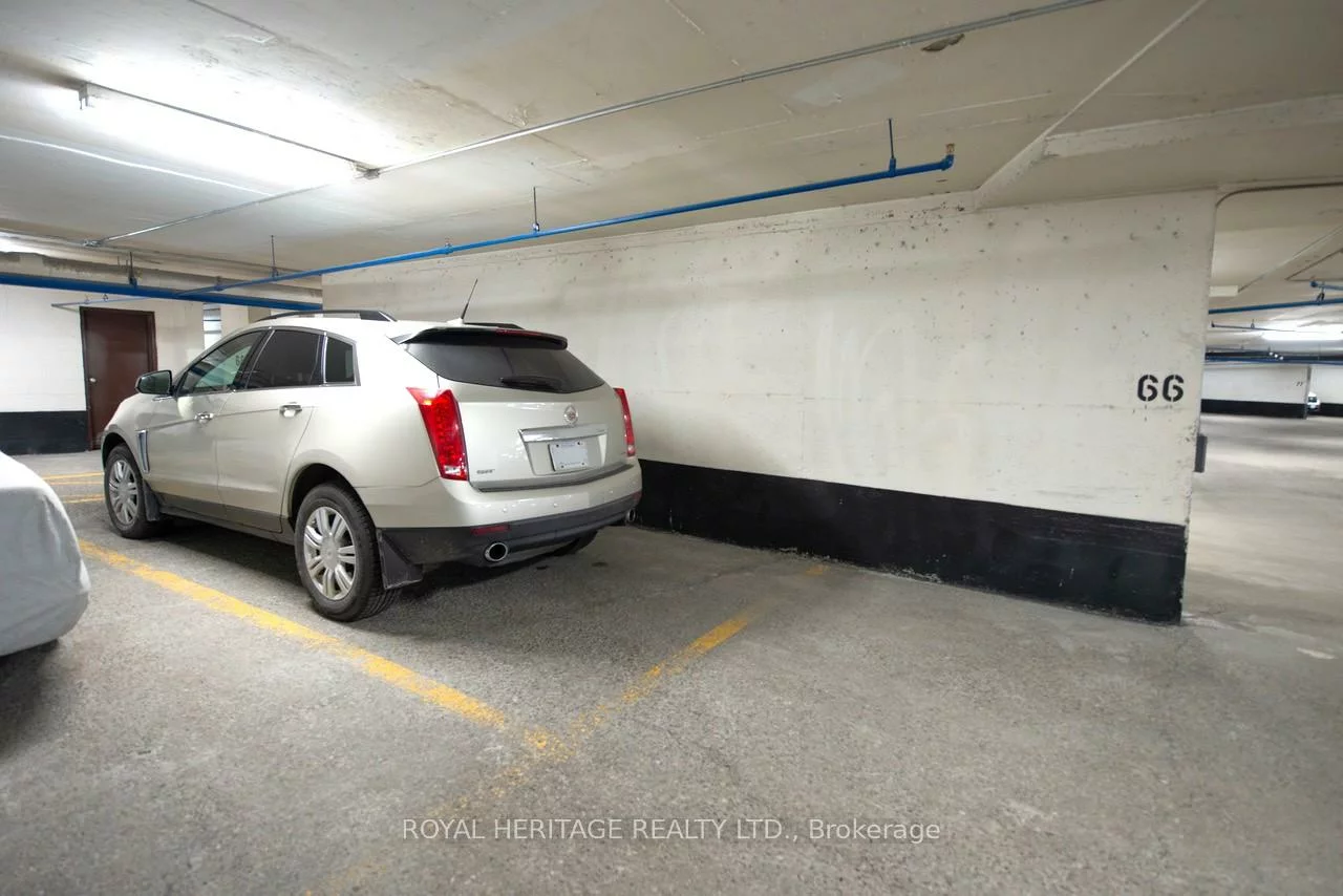 7811, Yonge, Thornhill, Markham