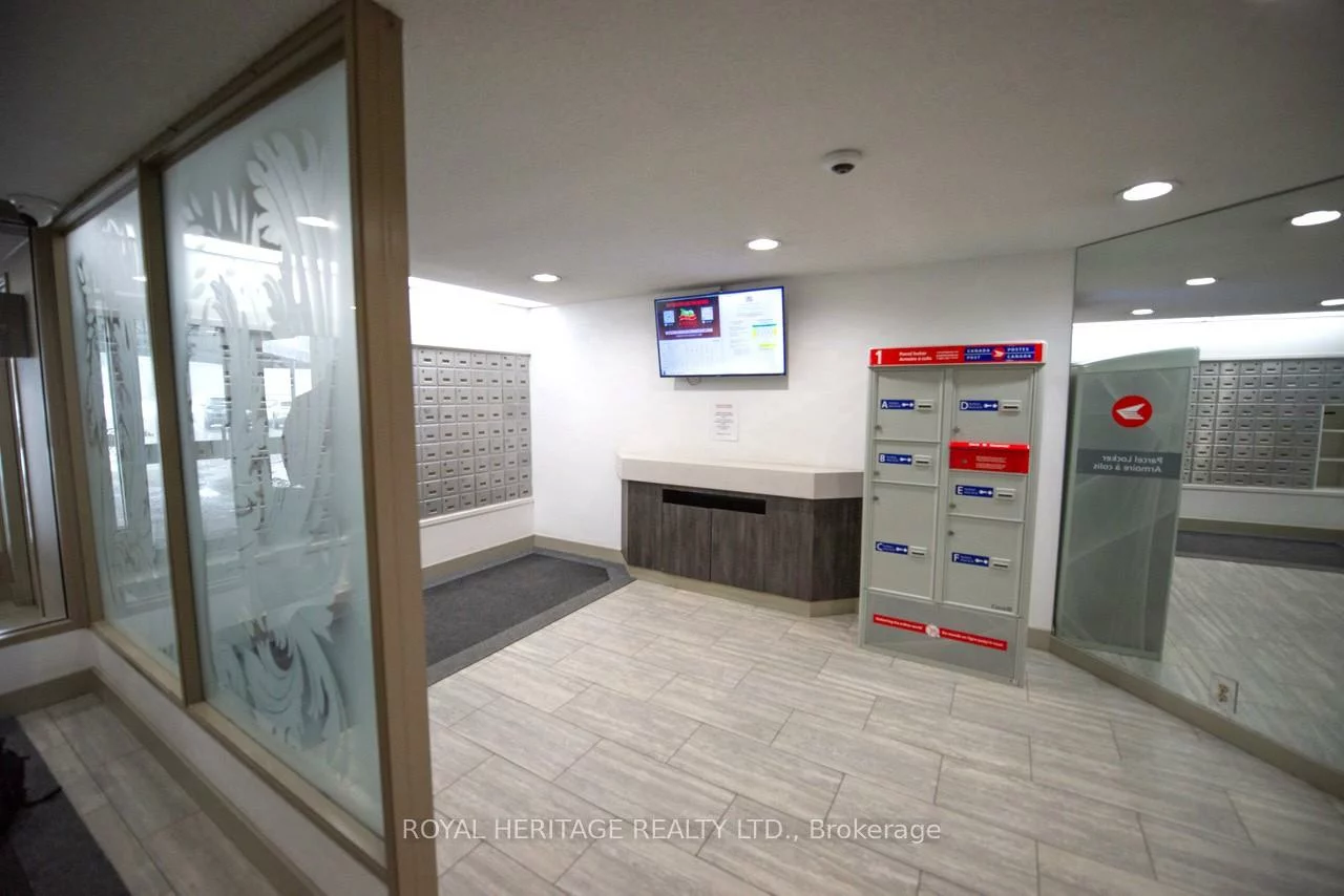 7811, Yonge, Thornhill, Markham