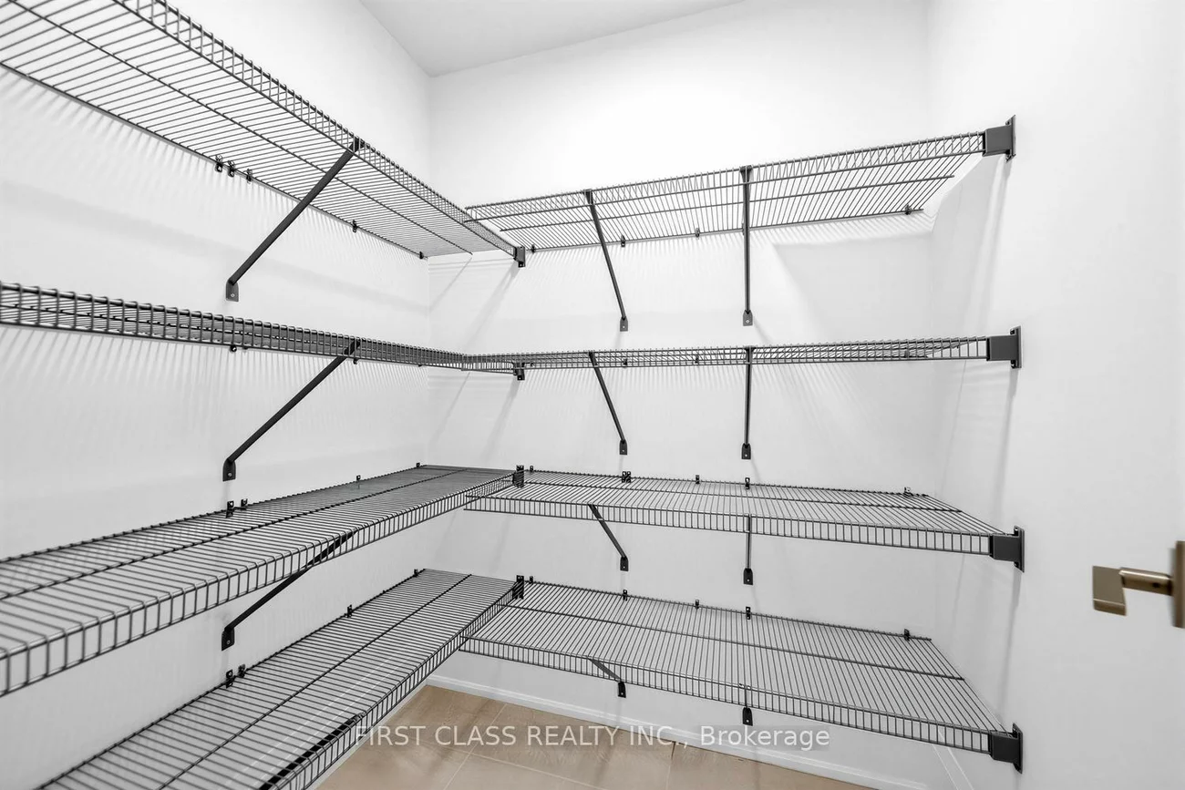 56, Active, Commerce Valley, Markham