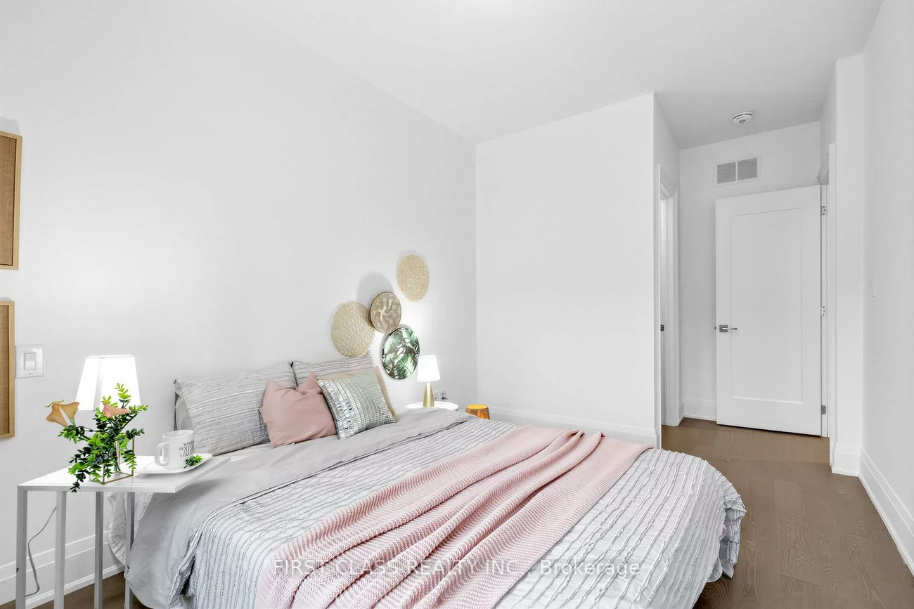 56, Active, Commerce Valley, Markham