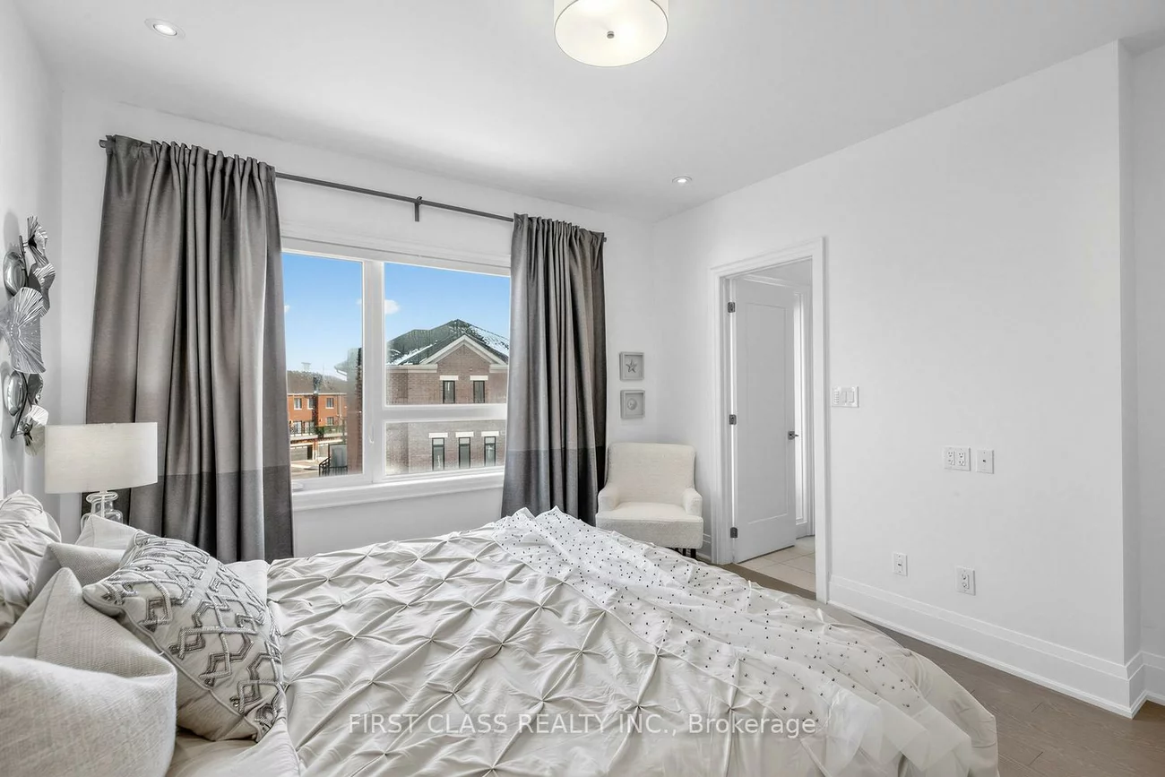 56, Active, Commerce Valley, Markham