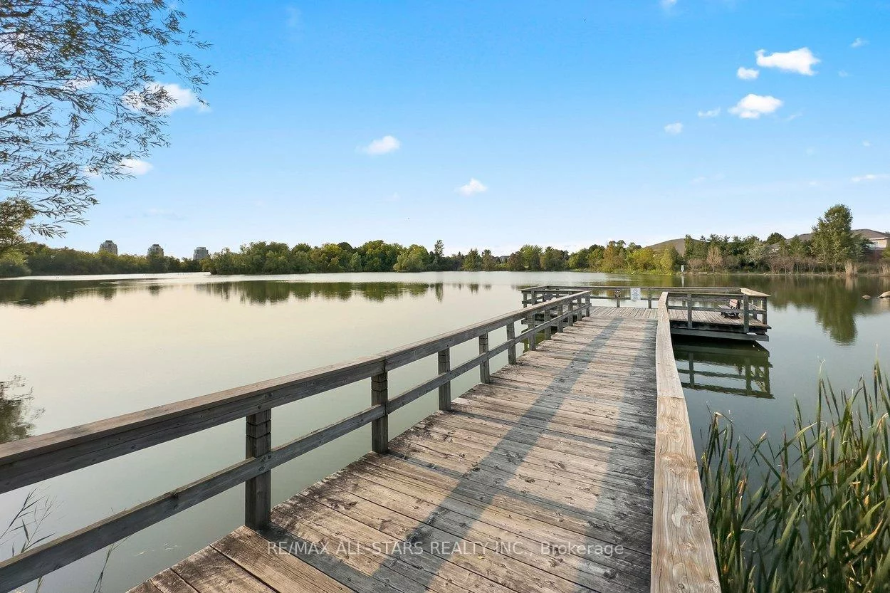 21, Wave Hill, Greensborough, Markham