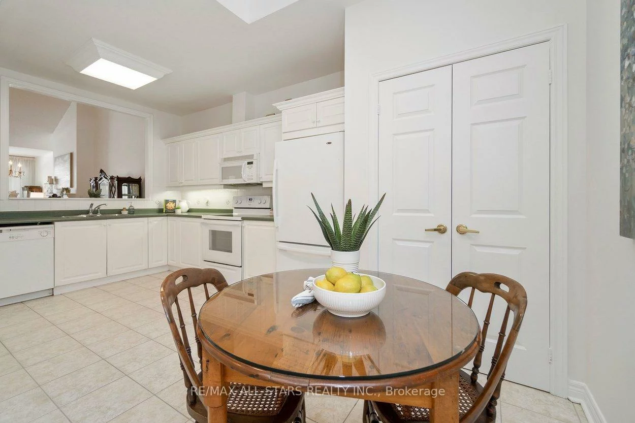 21, Wave Hill, Greensborough, Markham