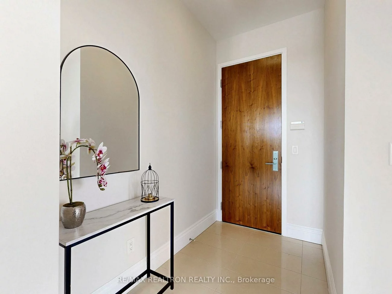 37, Galleria, Commerce Valley, Markham