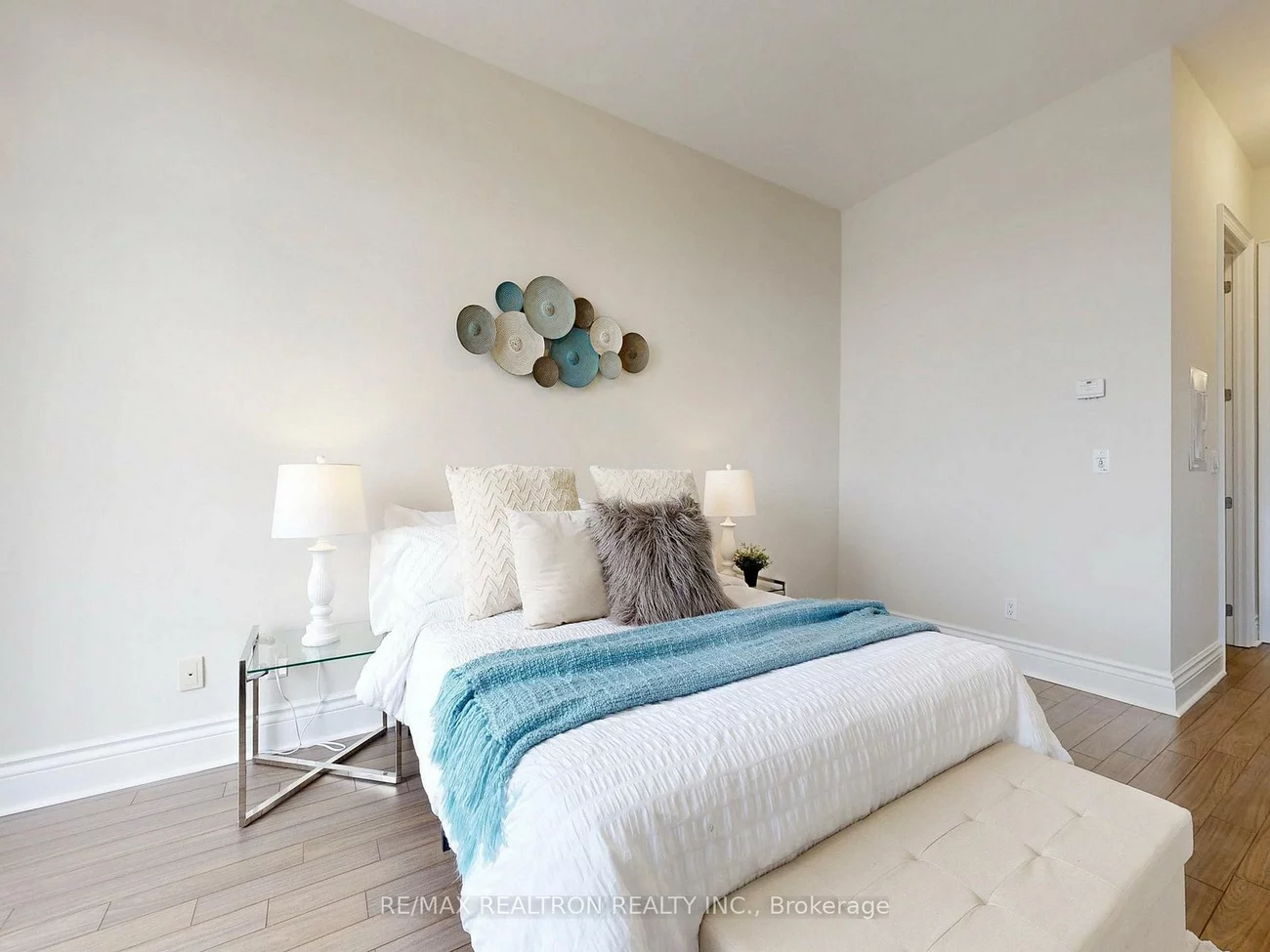 37, Galleria, Commerce Valley, Markham