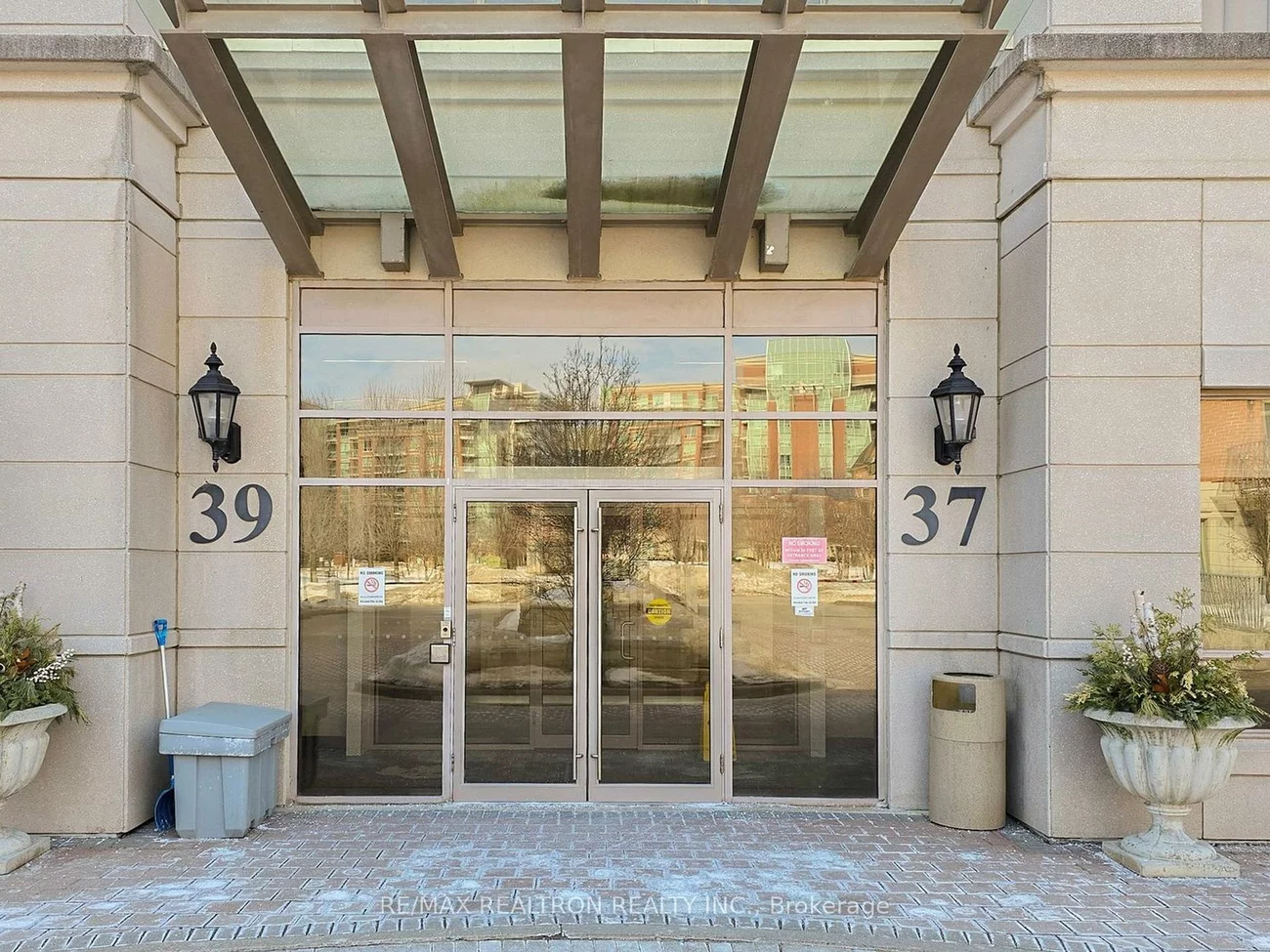 37, Galleria, Commerce Valley, Markham