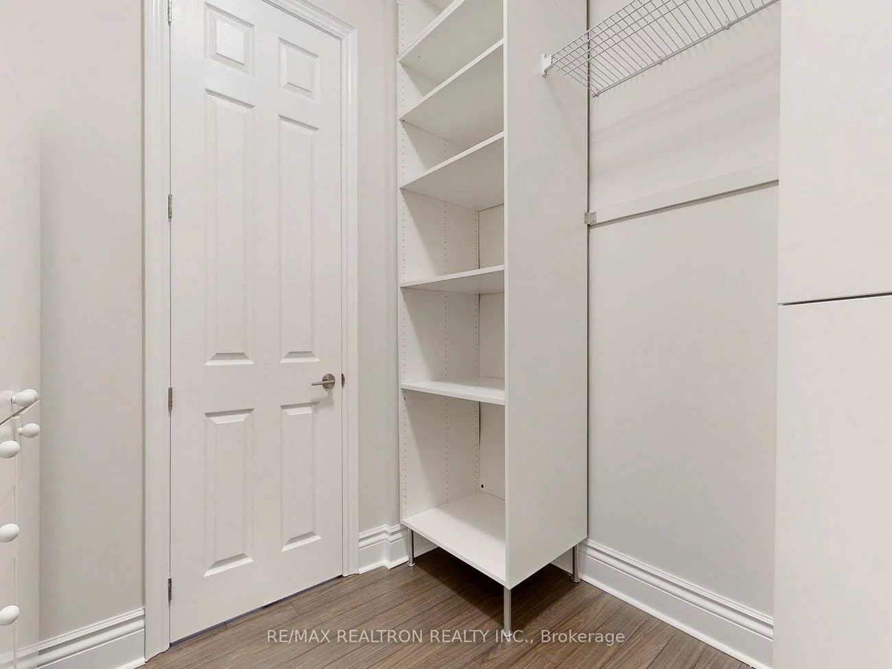 37, Galleria, Commerce Valley, Markham